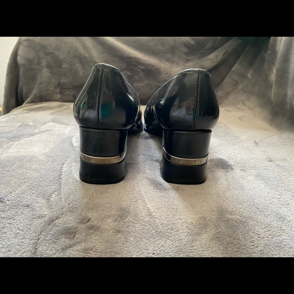 Sold - Stuart  Weizman - Picture 6 of 6